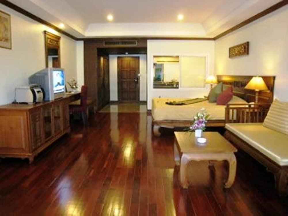 Avalon Beach Resort Pattaya Luaran gambar